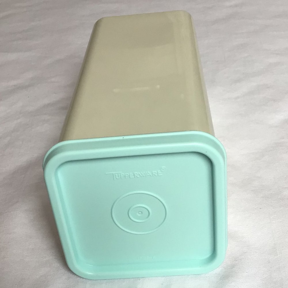 Tupperware - Cheese storage container - Picture 4 of 5